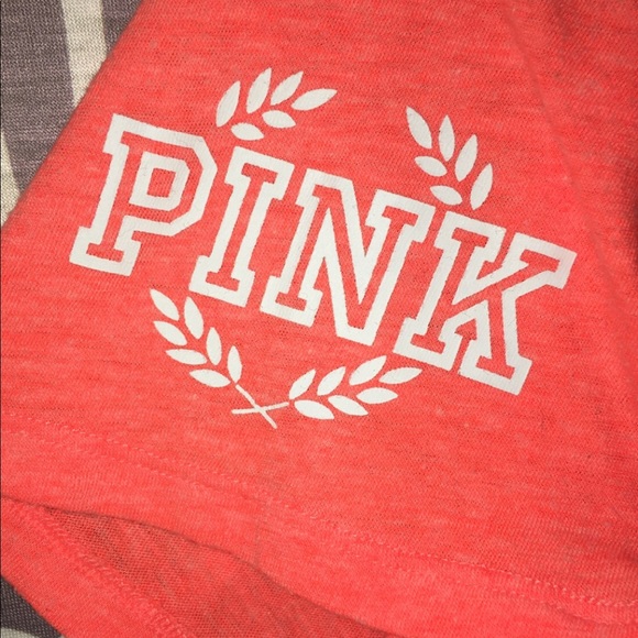 VS PINK TSHIRT 💞 - Picture 3 of 4